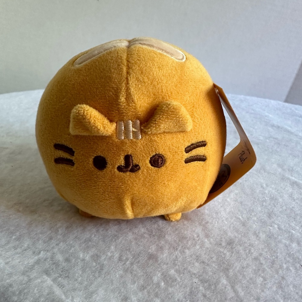 Pusheen Box 2024 Exclusive Carb Club Plush